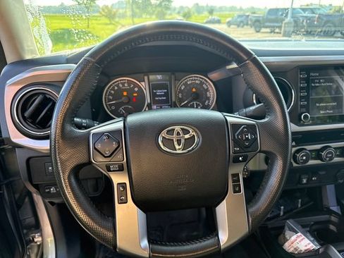 Used 2020 Toyota Tacoma SR5 AWD/4WD image 19