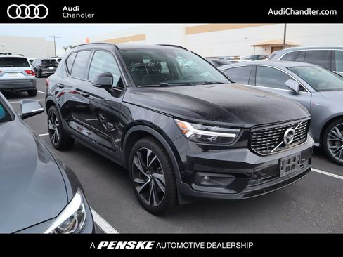 Used 2021 Volvo XC40 T4 R-Design w/ Advanced Package FWD image 1