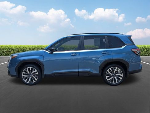 Used 2025 Subaru Forester Touring w/ Popular Package - Touring AWD/4WD image 8