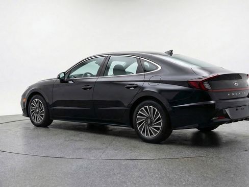 Used 2025 Hyundai Sonata SEL FWD image 6