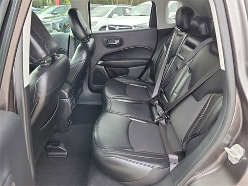 Used 2019 Jeep Compass Latitude image 13