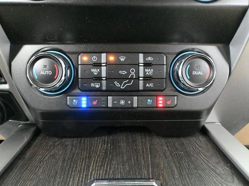 Used 2021 Ford F250 Lariat w/ Lariat Ultimate Package AWD/4WD image 34