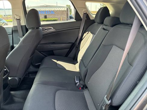 Used 2023 Kia Sportage LX AWD/4WD image 18