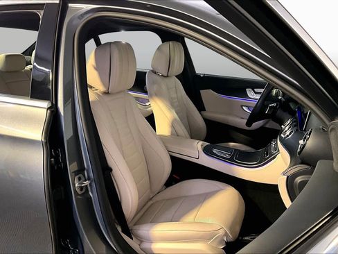 Used 2023 Mercedes-Benz E 350 4MATIC Sedan image 8
