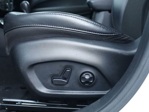 Used 2020 Jeep Compass Latitude FWD image 27