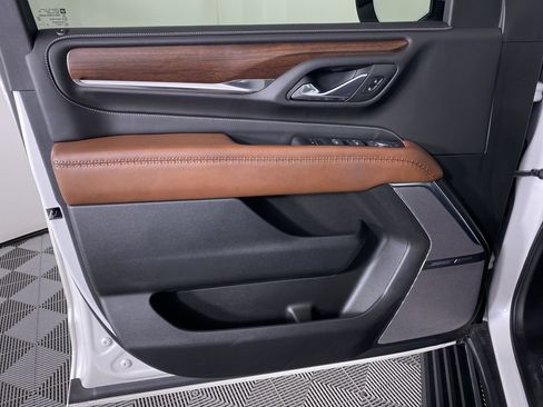 Used 2023 GMC Yukon XL Denali Ultimate image 13