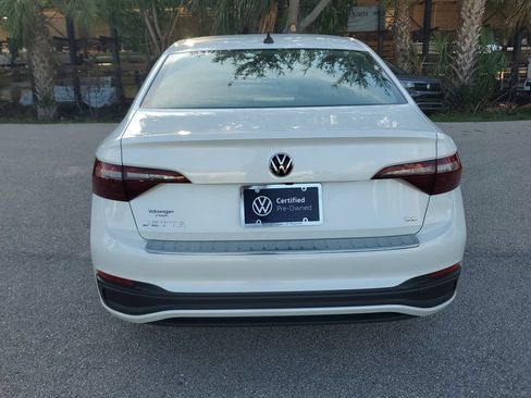 Certified 2023 Volkswagen Jetta SE FWD image 6