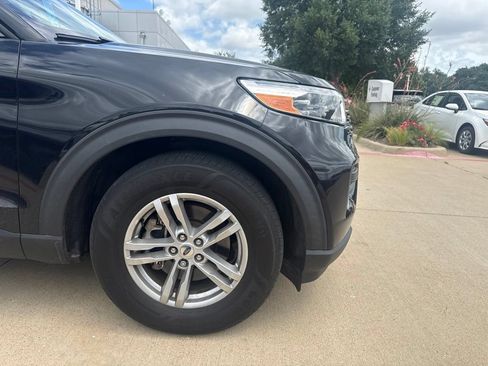Used 2021 Ford Explorer XLT RWD image 8