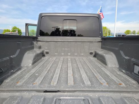 Certified 2021 Jeep Gladiator Sport AWD/4WD image 27