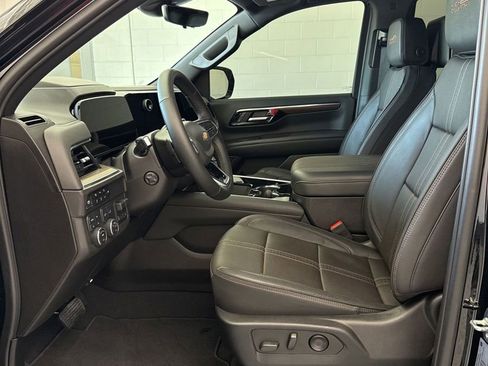 Used 2025 Chevrolet Tahoe High Country AWD/4WD image 10