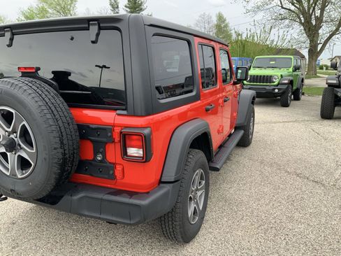 Used 2022 Jeep Wrangler Unlimited Sport image 15