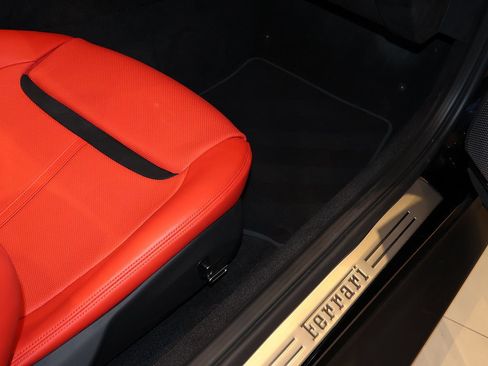 Certified 2025 Ferrari Roma Spider RWD image 96