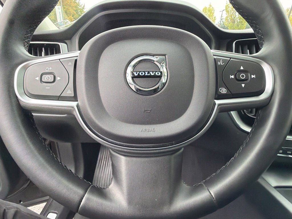 Used 2023 Volvo XC60 B5 Core AWD/4WD image 17