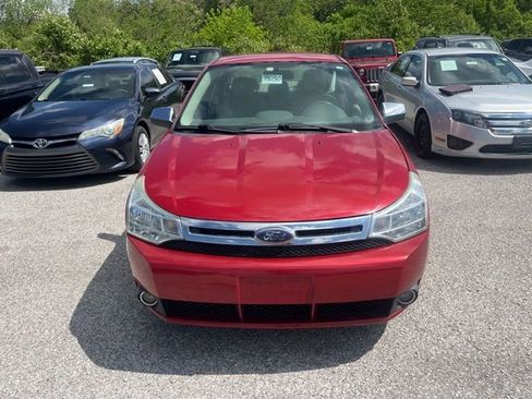 Used 2010 Ford Focus SEL FWD image 2
