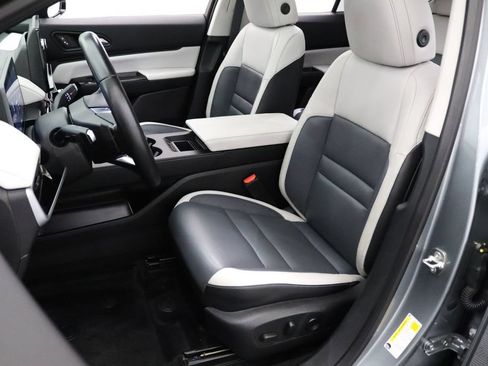 Used 2024 Honda Prologue Touring image 2