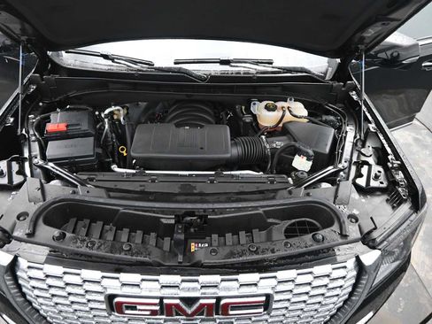 Used 2024 GMC Yukon XL Denali image 25