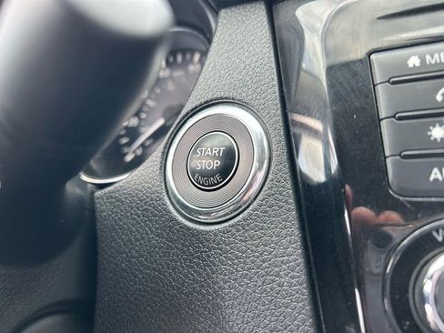 Used 2020 Nissan Rogue SV image 22