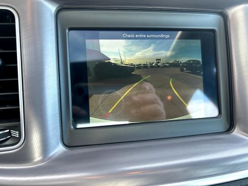 Used 2022 Dodge Charger SXT w/ Driver Convenience Group image 15