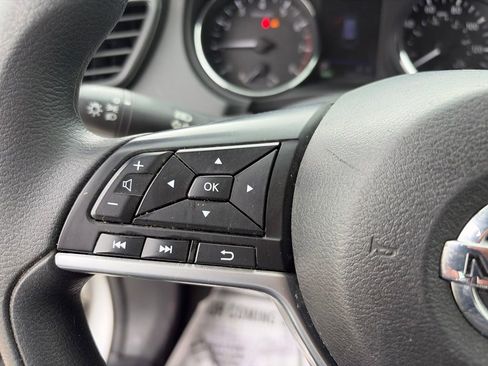Used 2018 Nissan Rogue S AWD/4WD image 17