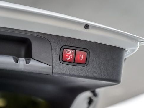 Used 2019 Mercedes-Benz GLC 300 image 12