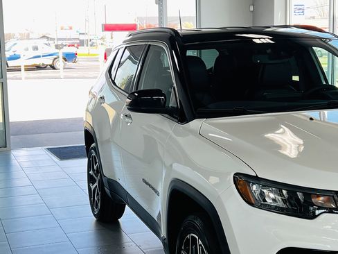 New 2026 Jeep Compass Limited AWD/4WD image 5