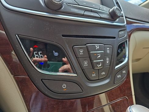 Used 2016 Buick Regal Premium FWD image 22