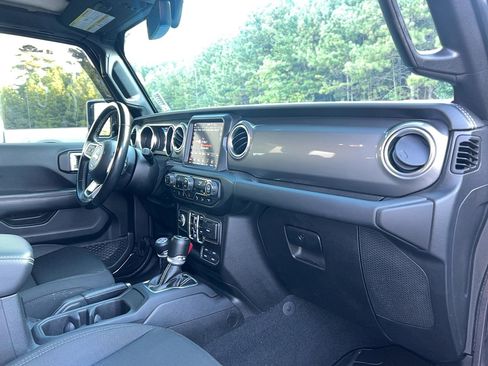 Used 2021 Jeep Wrangler Unlimited Sahara image 23