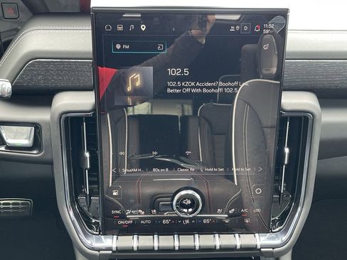 New 2026 GMC Yukon XL AT4 Ultimate AWD/4WD image 13