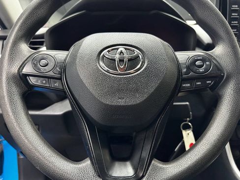 Used 2020 Toyota RAV4 LE FWD image 22