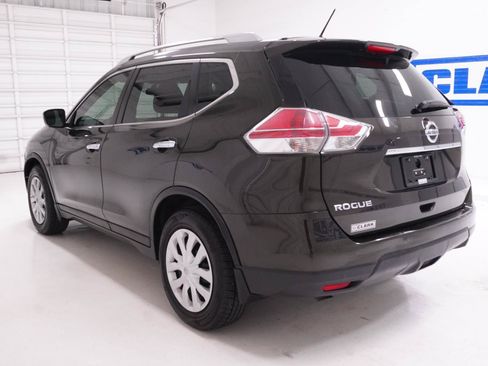 Used 2016 Nissan Rogue S w/ Appearance Package FWD image 34