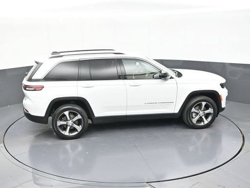Used 2023 Jeep Grand Cherokee Limited AWD/4WD image 61