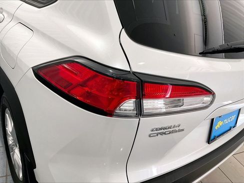 Used 2023 Toyota Corolla Cross LE w/ Moonroof Package AWD/4WD image 34