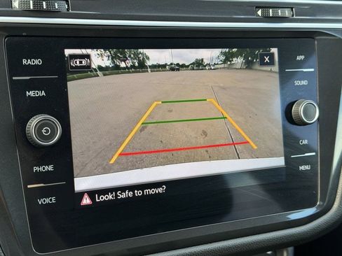 Used 2024 Volkswagen Tiguan SE FWD image 19