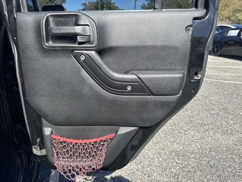 Used 2017 Jeep Wrangler Unlimited Rubicon image 19