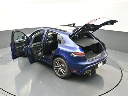 Certified 2023 Porsche Macan S image 29