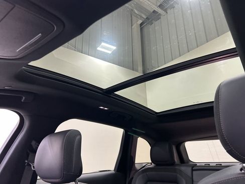 Certified 2025 Lincoln Nautilus Reserve w/ Jet Appearance Package image 28