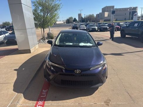 Used 2021 Toyota Corolla LE image 2