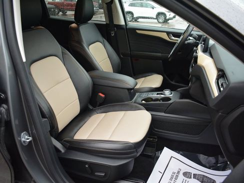 Used 2022 Ford Escape Titanium w/ Titanium Elite Package image 20