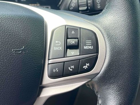 Used 2023 Ford Explorer XLT AWD/4WD image 21