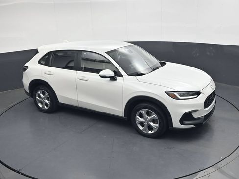 Used 2023 Honda HR-V LX image 18