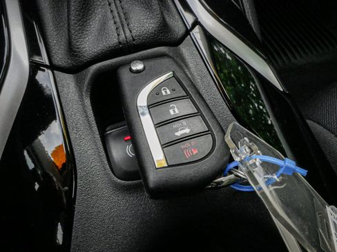 Used 2022 Toyota Corolla LE FWD image 34