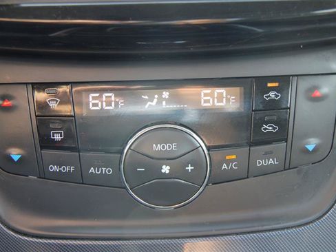 Used 2018 Nissan Sentra SR w/ Premium Package (P02) FWD image 33