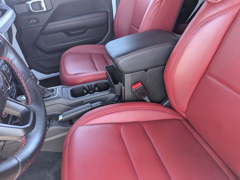 Used 2024 Jeep Wrangler Unlimited Rubicon 392 image 18