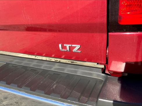 Used 2015 Chevrolet Silverado 2500 LTZ w/ LTZ Plus Package image 26
