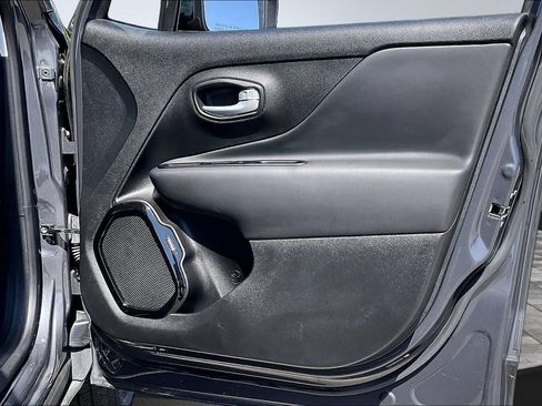 Used 2023 Jeep Renegade Altitude w/ Convenience Group I AWD/4WD image 17