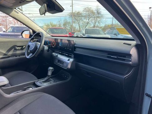 Used 2025 Hyundai Kona SEL image 18