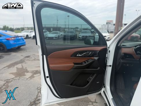 Used 2021 Chevrolet Traverse High Country AWD/4WD image 10