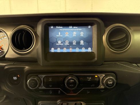 Used 2020 Jeep Wrangler Unlimited Sport AWD/4WD image 13