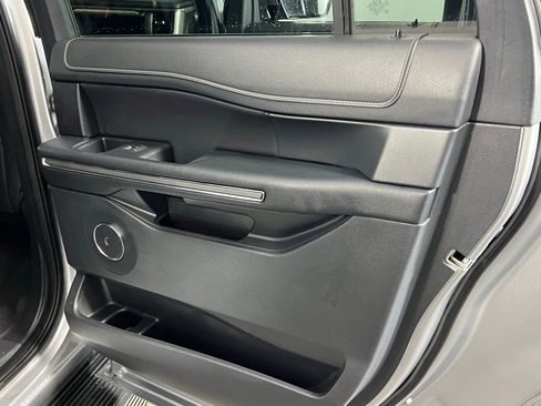 Used 2024 Ford Expedition Max XLT image 31