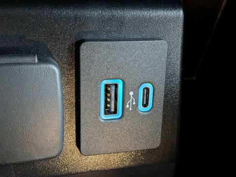 Used 2023 Ford Explorer XLT image 26